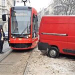 Parkuj Właściwie. Zachowaj 1 Metr Od Torowiska